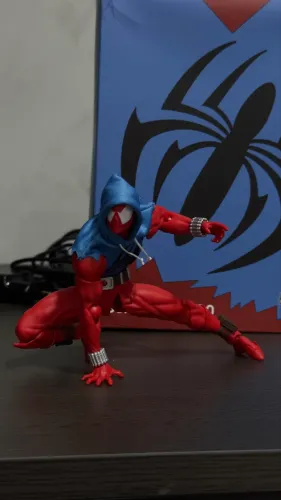 Spiderman Scarlet Hero - Mess Toys