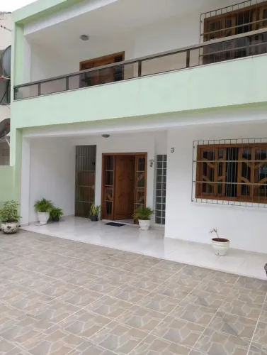 Imóvel para venda possui 208 metros quadrados com 4 quartos em Itapuã - Vila Velha - ES