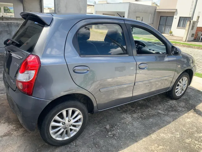 Toyota Etios XLS 1.5 Flex 16V 5P Mec. 2014