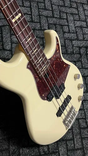Contra baixo Yamaha BBP34 Japonês