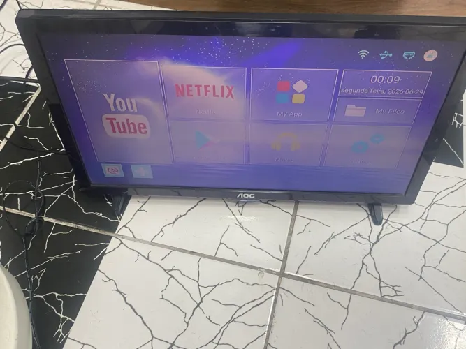 Vendo tv monitor aoc 20 polegadas. Obs não Smartv 