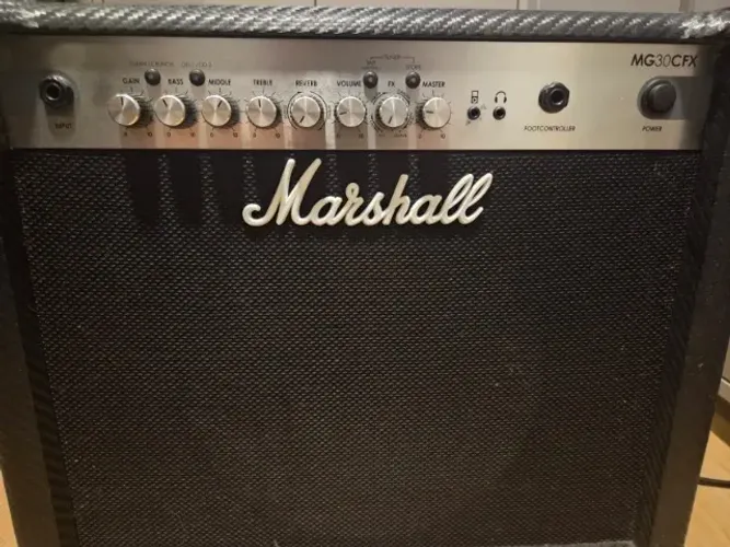 Amplificador Marshall MG30CFX