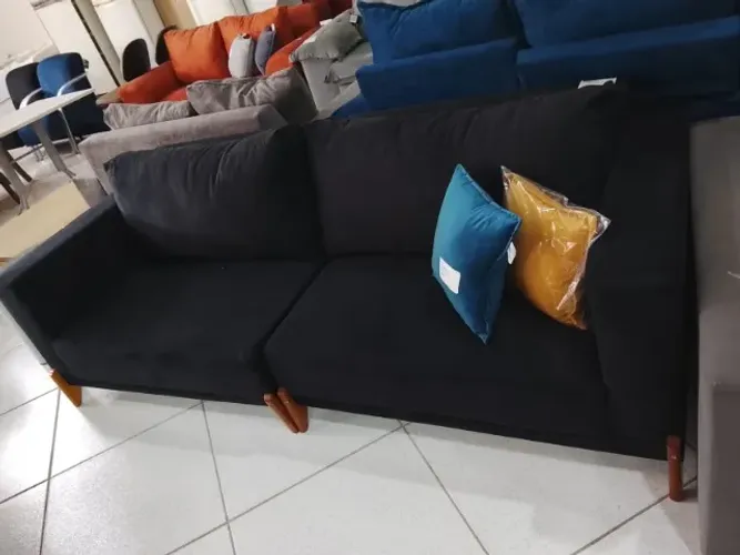 SOFÁ 3 LUGARES SUEDE PÉ PALITO