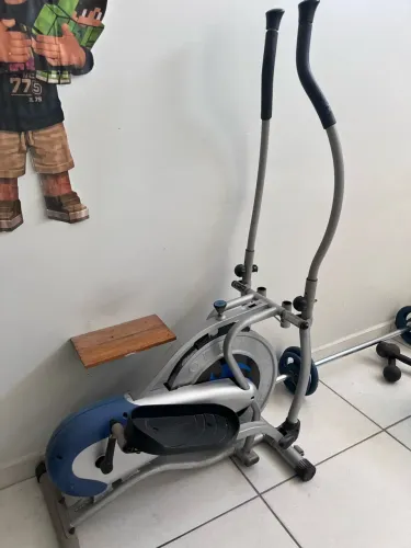 Vendo Máquina de exercício Elyptica Orbitrech
