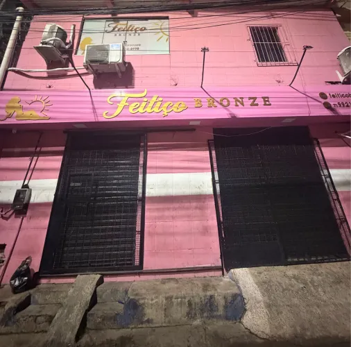 Vendo ( frente de rua ) 250 mil 