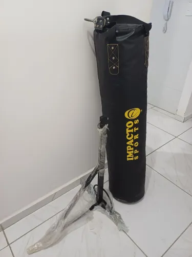 Saco de Pancadas 1,20m CHEIO + Suporte de Parede Reforçado (Sem Uso)