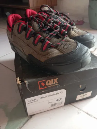 Sapato Qix international seminovo Tam 42