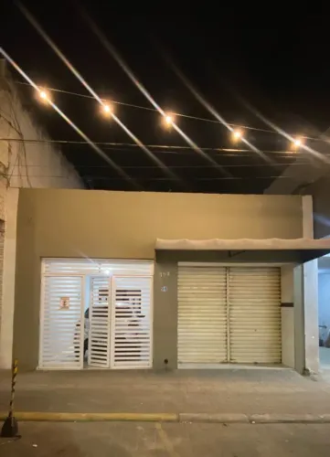 ALUGA-SE CASA + PONTO COMERCIAL NO CENTRO DE BANANEIRAS/PB