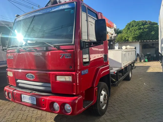Ford Cargo 712 2012