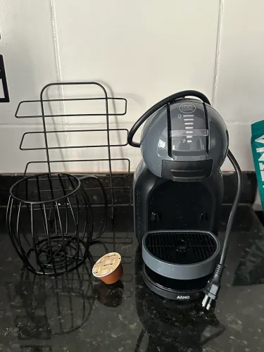 Cafeteira dolce gusto mini me cápsulas