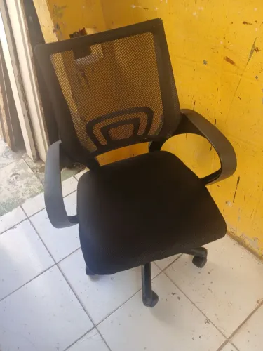 Cadeira Giratória novinha 