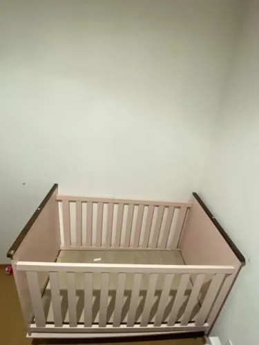 Vendo berço para bebê em ótimo estado de conservação..
