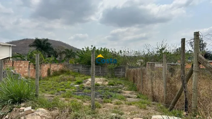 Lote de 300 metros no bairro Gentileza em Betim.