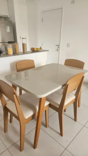 Mesa de Jantar Copper 120cm Tampo em vidro + MDF + 4 Cadeiras