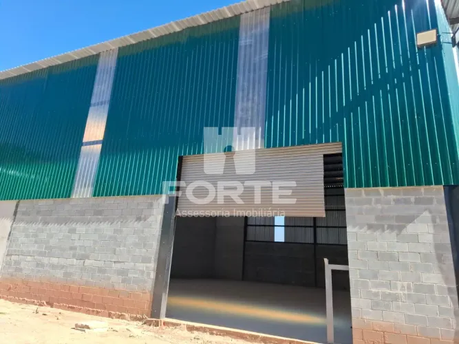 Galpão Comercial para Locação em Santa Isabel-SP, com 1 Sala, 2 Banheiros e 625m² de Área 