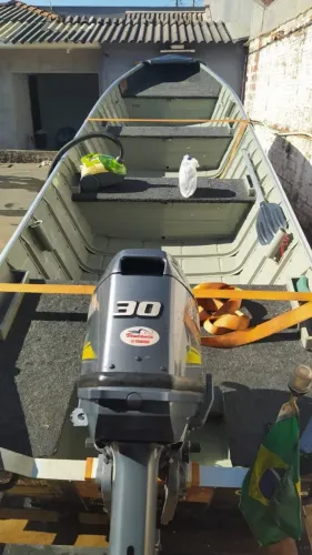 Barco Semi Chata Pety 6 metros 2020