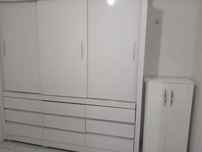Sapateira + guarda roupa casa 9 gavetas em ótimo estado