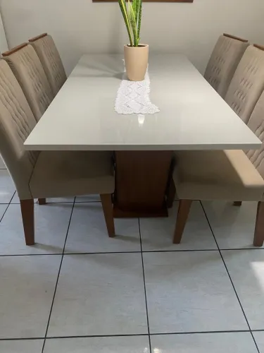 Mesa 6 cadeiras em bom estado