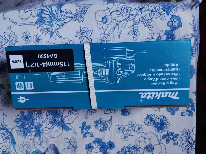 Esmerilhadeira Makita