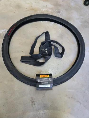 Pneu Mountainbike pirelli 29 2x20 e camara de ar novos, nunca usados