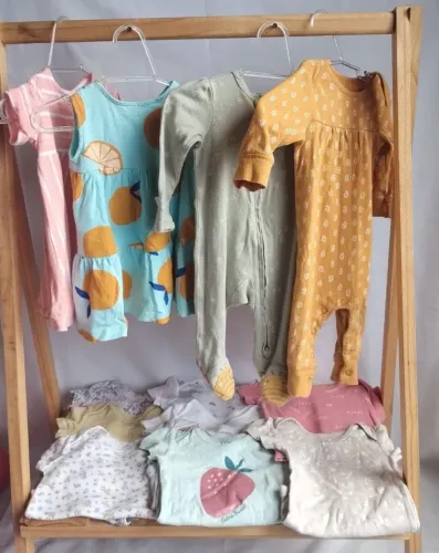 Lote com roupas Carter's 3m e 6m menina 