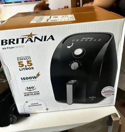 Fritadeira Air Fryer Britânia 5,5L 1500W BFR50 Redstone 127V