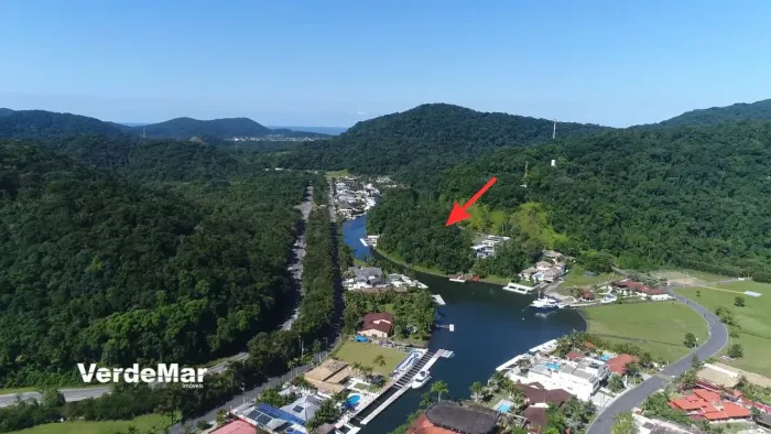 Terrenos à venda na Marina Guarujá.
