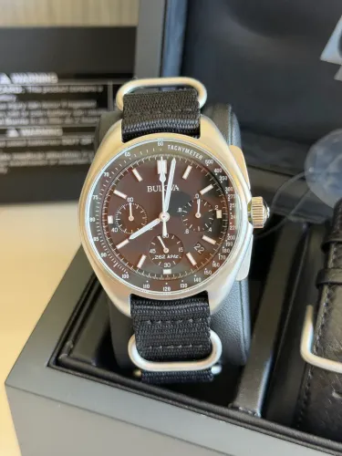 Relógio Bulova Lunar Pilot novo