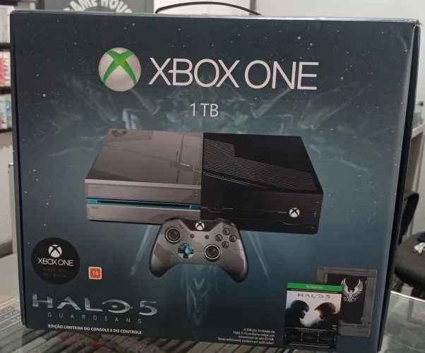 Xbox edição halo 5,na caixa ,só o controle está  mais ou menos