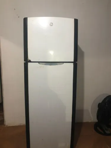 Vende geladeira