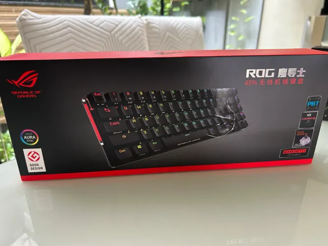 Teclado mecânico 65% asus rog falchion
