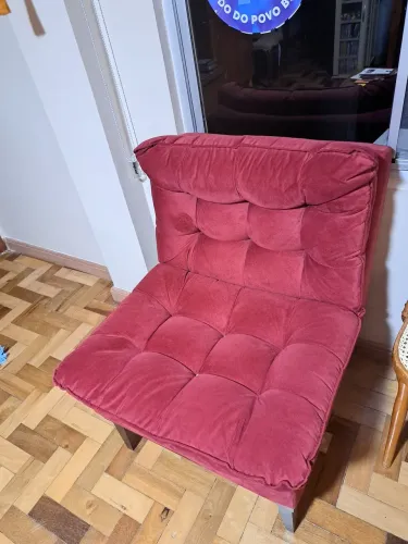 Poltrona sem braços 