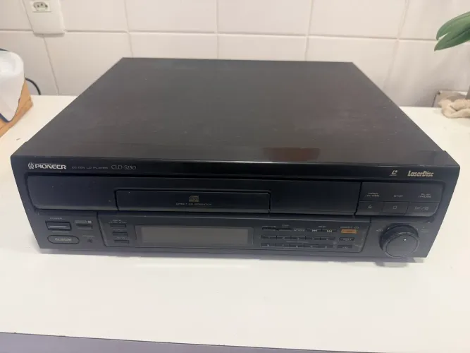 Laser disc Pionner CLD-S250