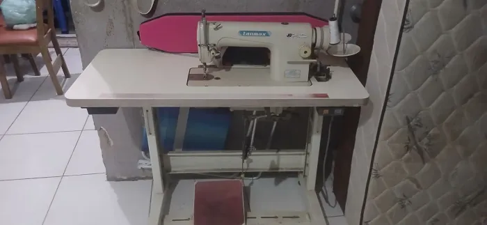 Máquina de costura industrial 1400 R$