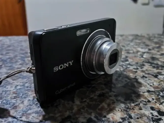 Sony Cyber-shot 12.1 mega pixel e cartão de memória de 4giga