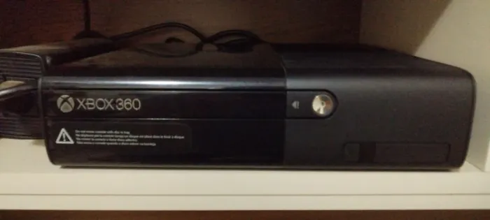 Xbox 360 Original - Travado com 81 Jogos no HD