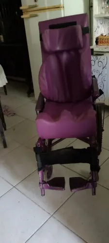 Vendo cadeira de roda