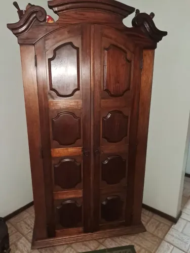 Armário tipo cristaleira madeira maciça Velha Bahia