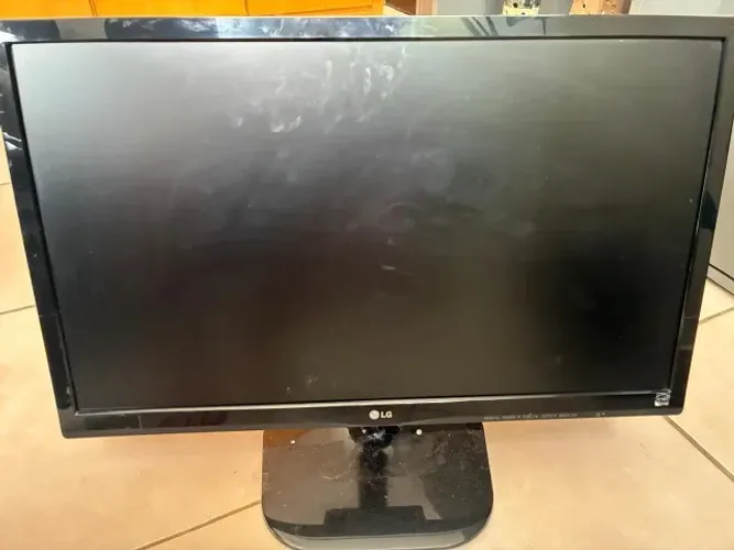 Monitor LG 21`
