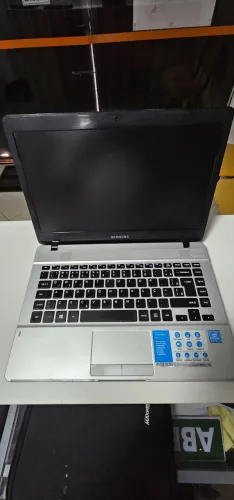 Notebook Samsung 4GB RAM, SSD 240GB