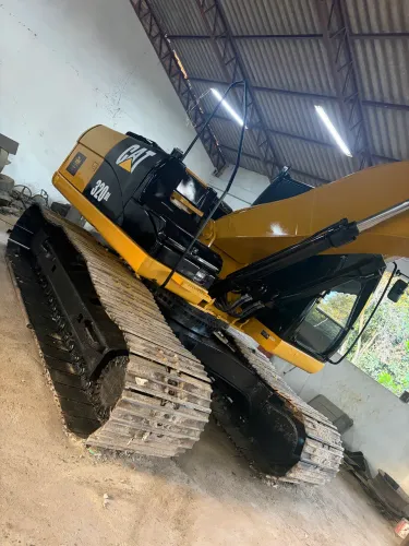 Escavadeira caterpillar 320DL