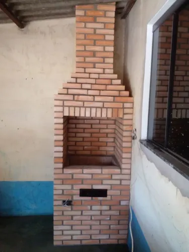 Churrasqueira feita de tijolinho
