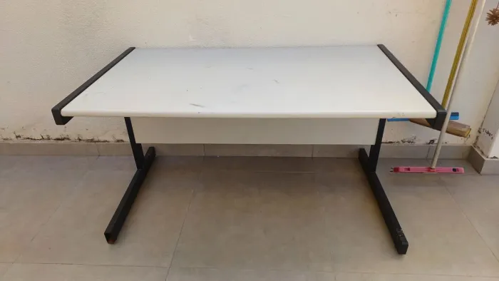 MESA DE ESCRITÓRIO (Valor Negociável)