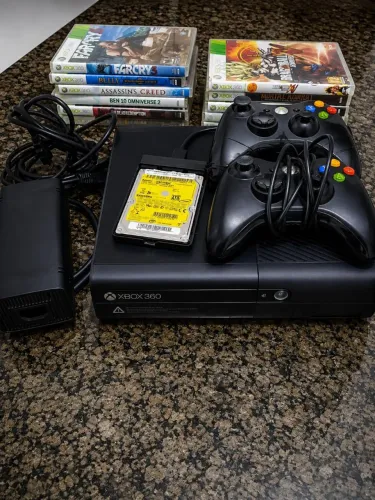XBOX 360 SUPER SLIM