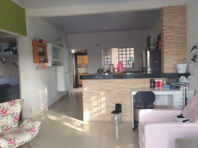 Vendo excelente casa com 2qts num lote de 400m² fora de condominio na SHA cha 54 conj 4 Ár
