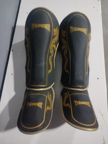 Caneleiras Muay Thai 