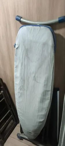 Tábua de passar roupa grande e dobrável 