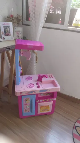 Vendo linda cozinha da Barbie