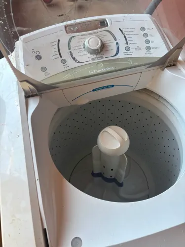 Máquina lavar com defeito