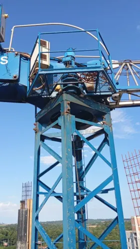 Grua siti 1040 - ascensional com 40m de lança